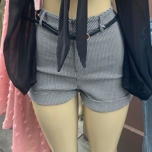 Beautiful women plaid short New